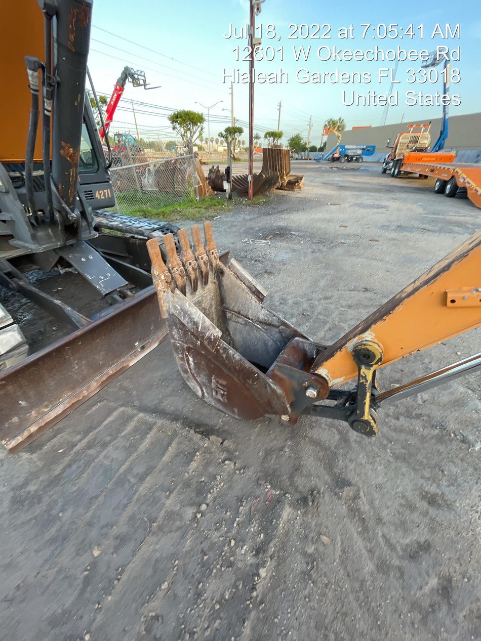 2015 CASE 18" Bucket - Case