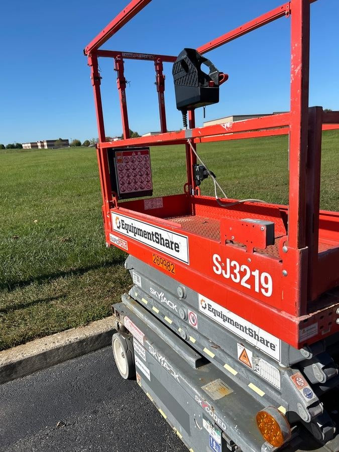 2023 SKYJACK SJ3219