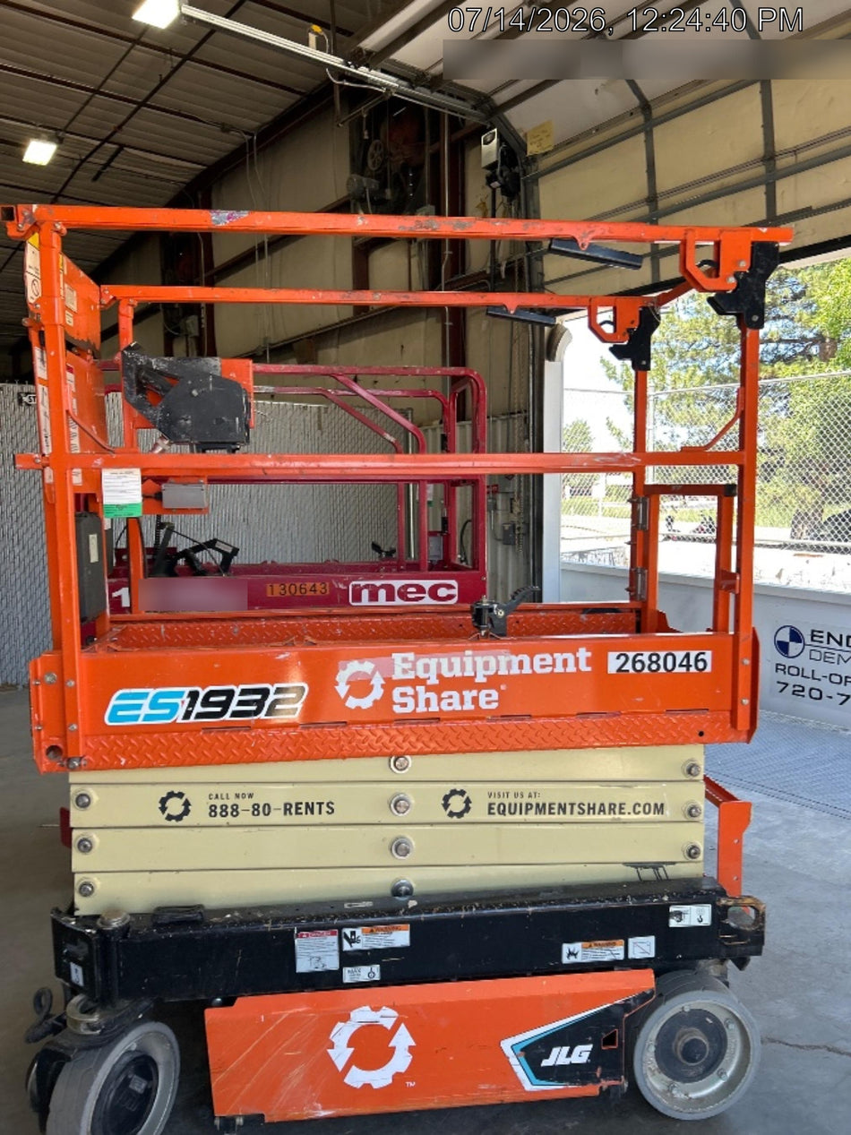 2022 JLG ES1932