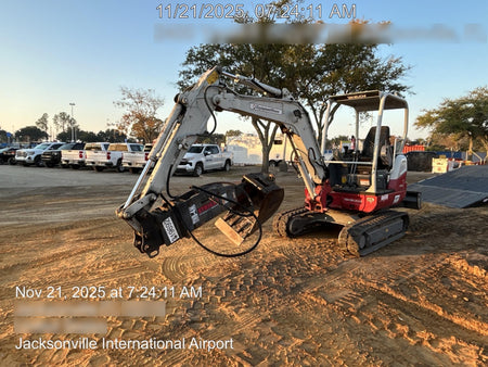 2022 TAKEUCHI TB235-2R