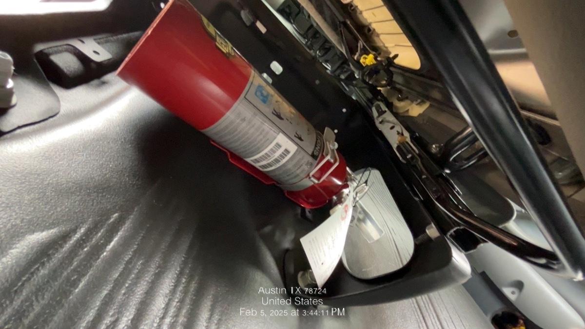 2025 CHEVROLET Express Van - Rental