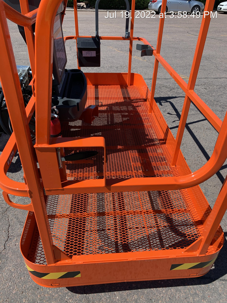 2022 JLG 660SJ
