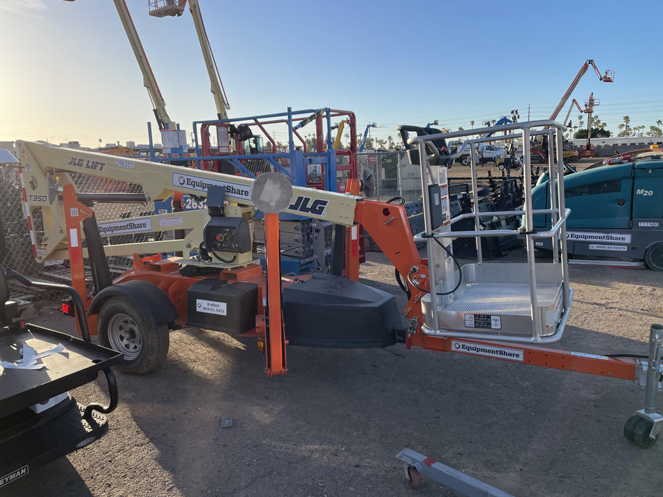 2023 JLG T350