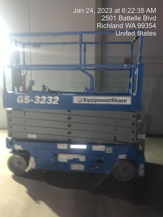 2020 Genie GS-3232 Standard, Folding half height swing gate, 800W Inverter