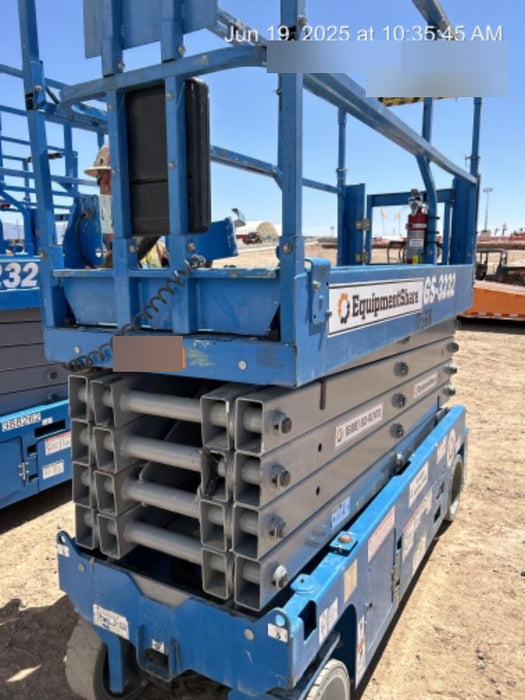 2018 Genie GS-3232 Genie GS-3232 w/Folding rails, Half height swing gate