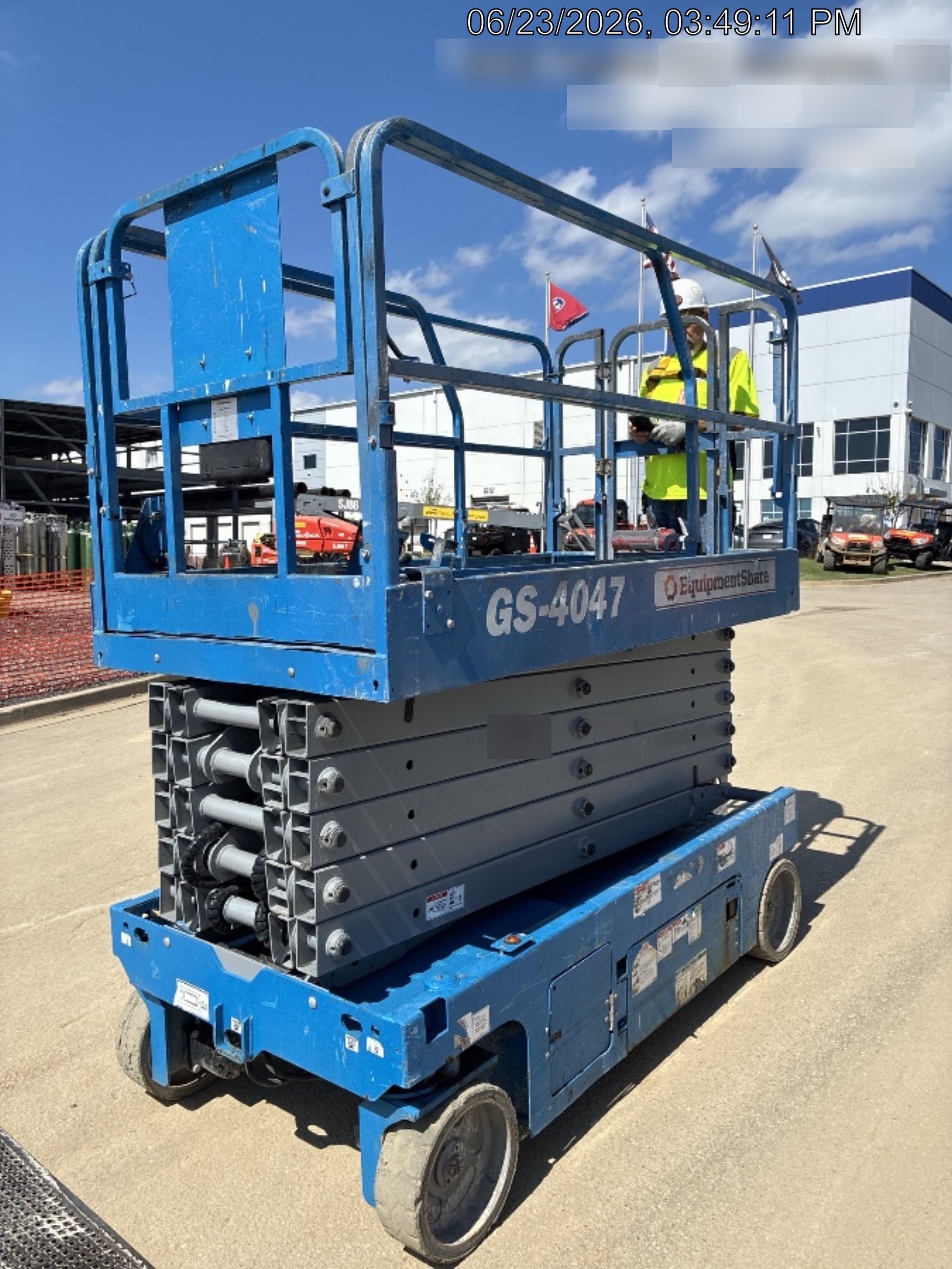 2019 Genie GS-4047 Folding rails with half height swing gate