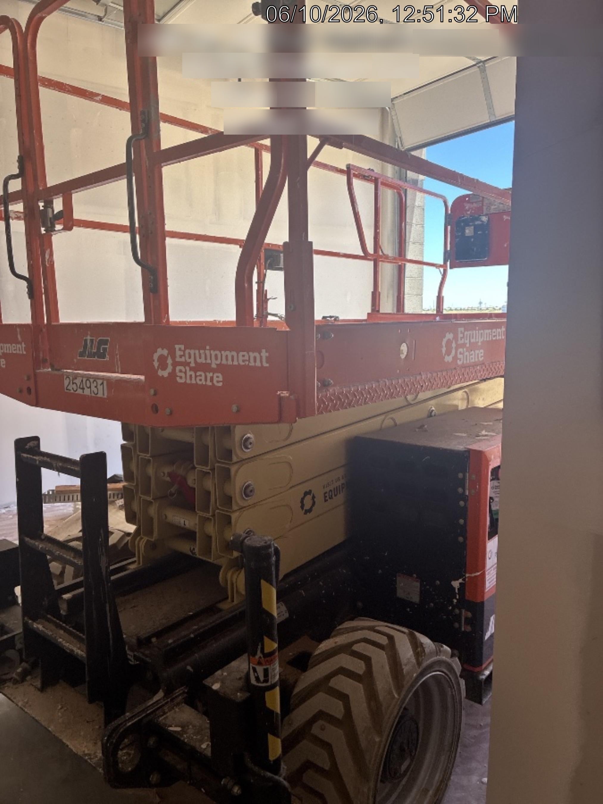 2022 JLG RT3369