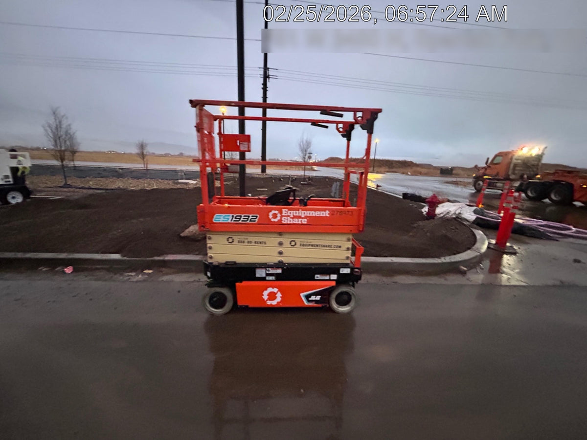 2022 JLG ES1932