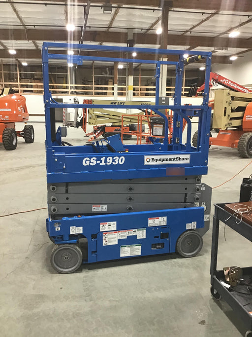 2020 Genie GS-1930 Solid Non Marking Tires, Beacon, Folding rails with half height swing gate, 800W Inverter