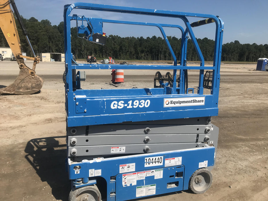 2020 Genie GS-1930 Fixed rails with chain entry gate - Pre A92.20