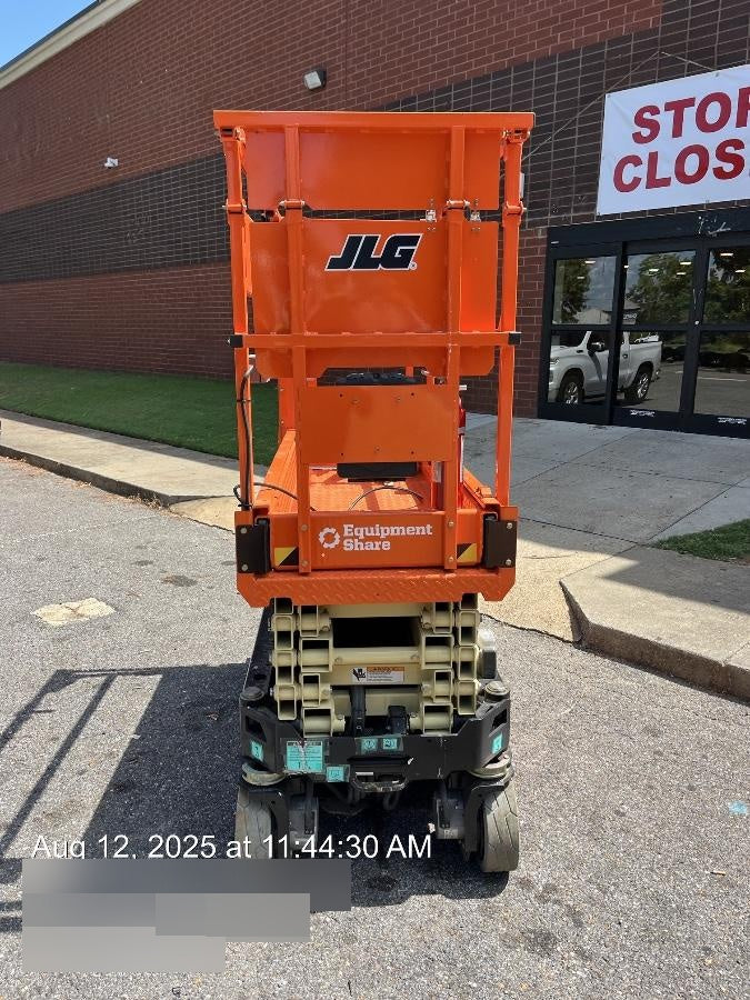 2025 JLG ES1932