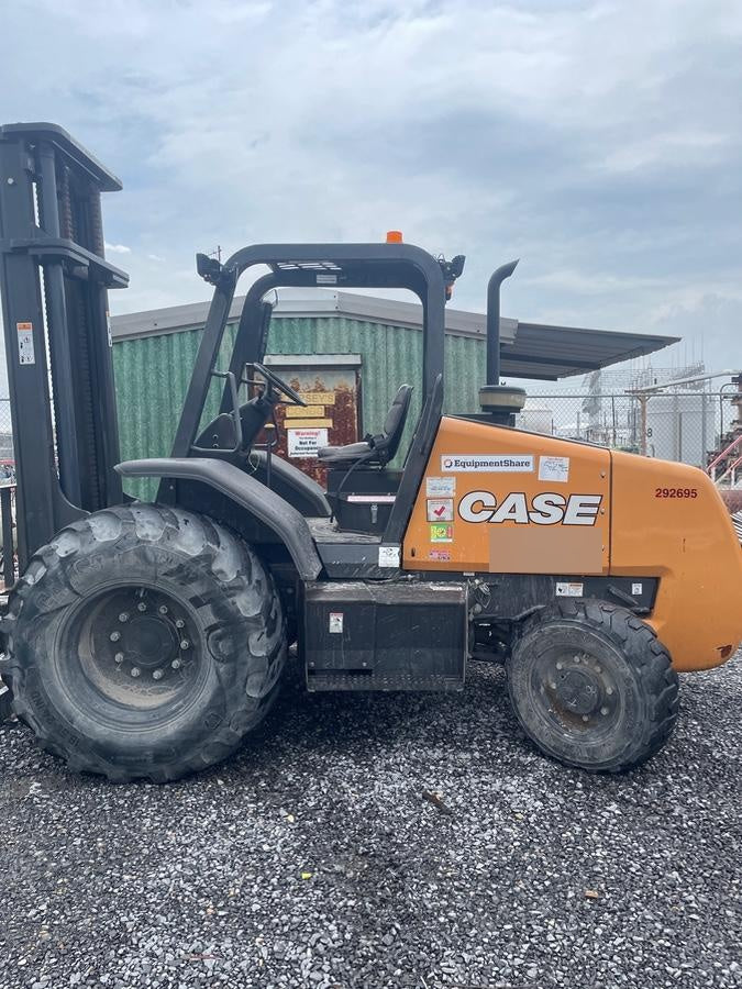 2023 CASE 588H