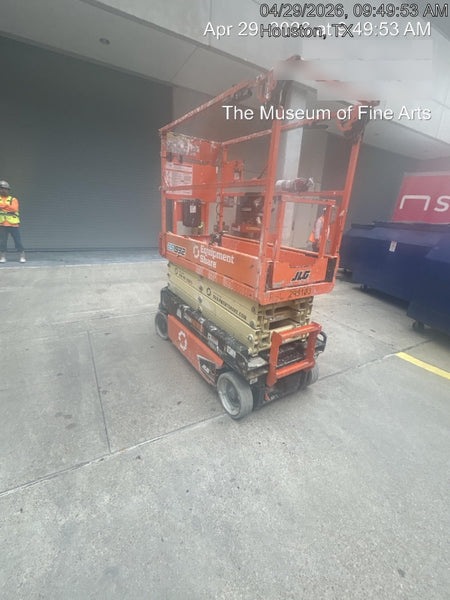 2023 JLG ES1932