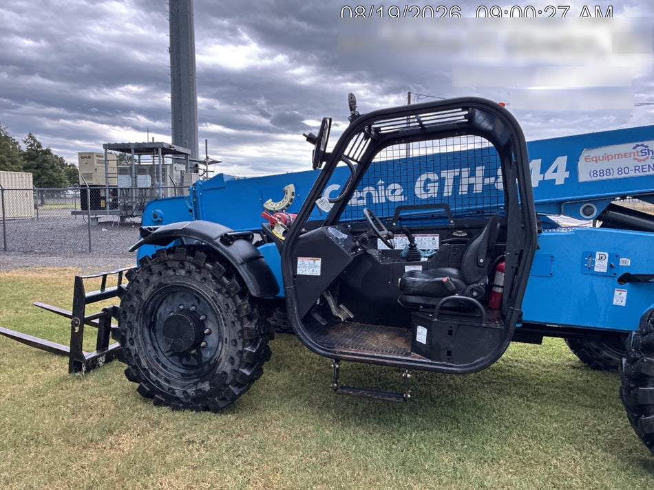 2017 Genie GTH-844 Genie GTH-844, Solid Tires, 60" carriage/forks, Open ROPS, Work Lights