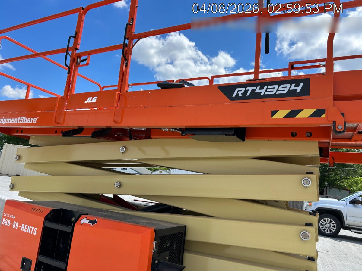 2025 JLG RT4394