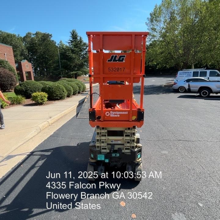 2025 JLG ES1932