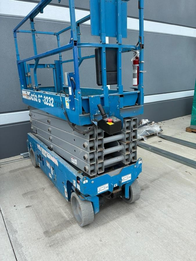 2017 GENIE GS-3232