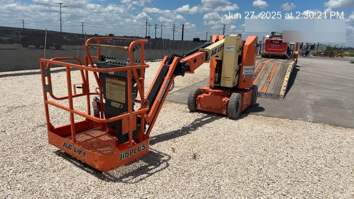 2019 JLG E300AJP
