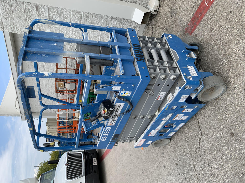 2019 Genie GS-1930 Fixed Rails with Chain Entry