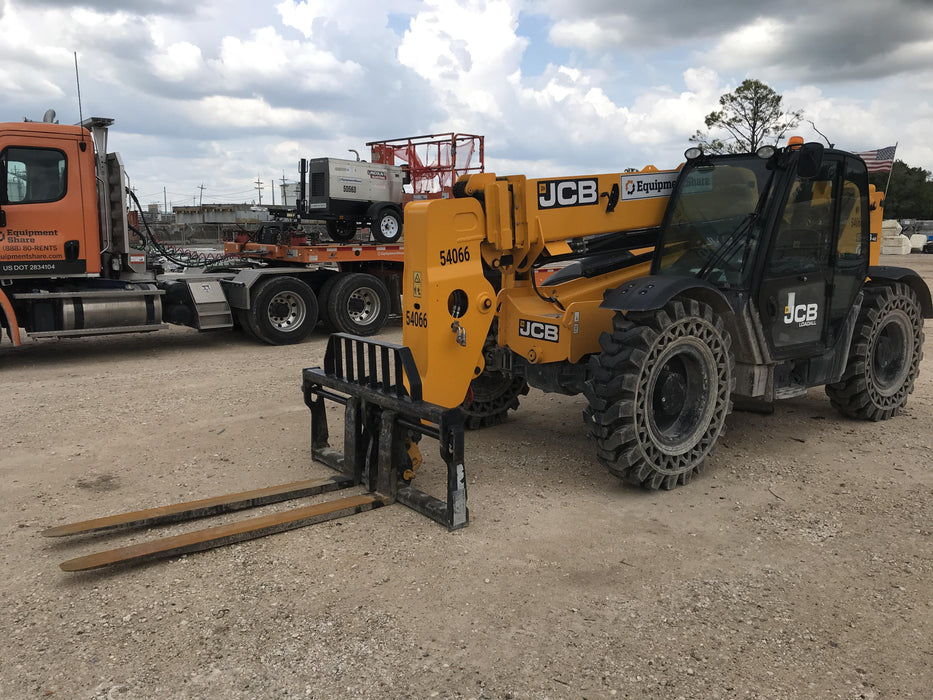 2019 JCB 509-42 Cab/Heat/Air, 74 HP, Solid Tires, STD Worklight, Beacon, Aux Hydraulics, Lifting Eye, Back up Alarm w/66" Carriage/60" Forks