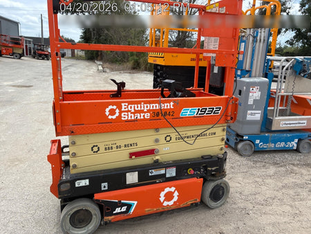 2023 JLG ES1932