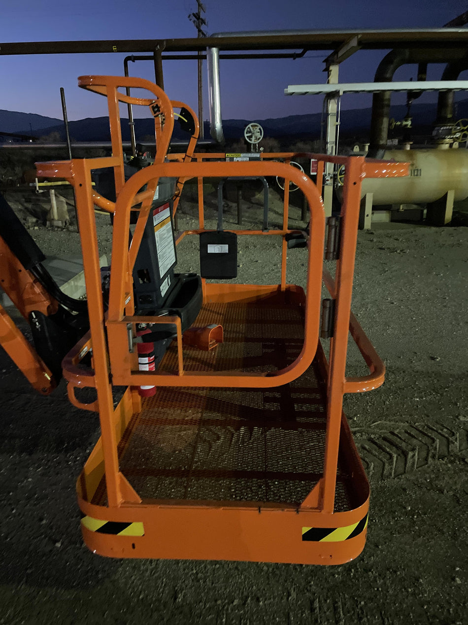 2022 JLG 800AJ