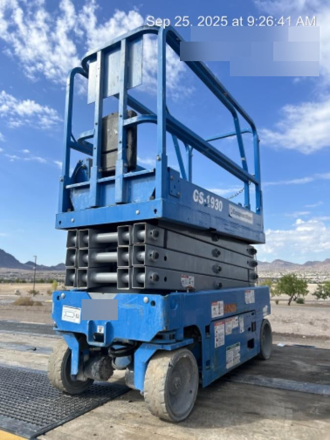 2019 Genie GS-1930 Fixed rails with chain Entry