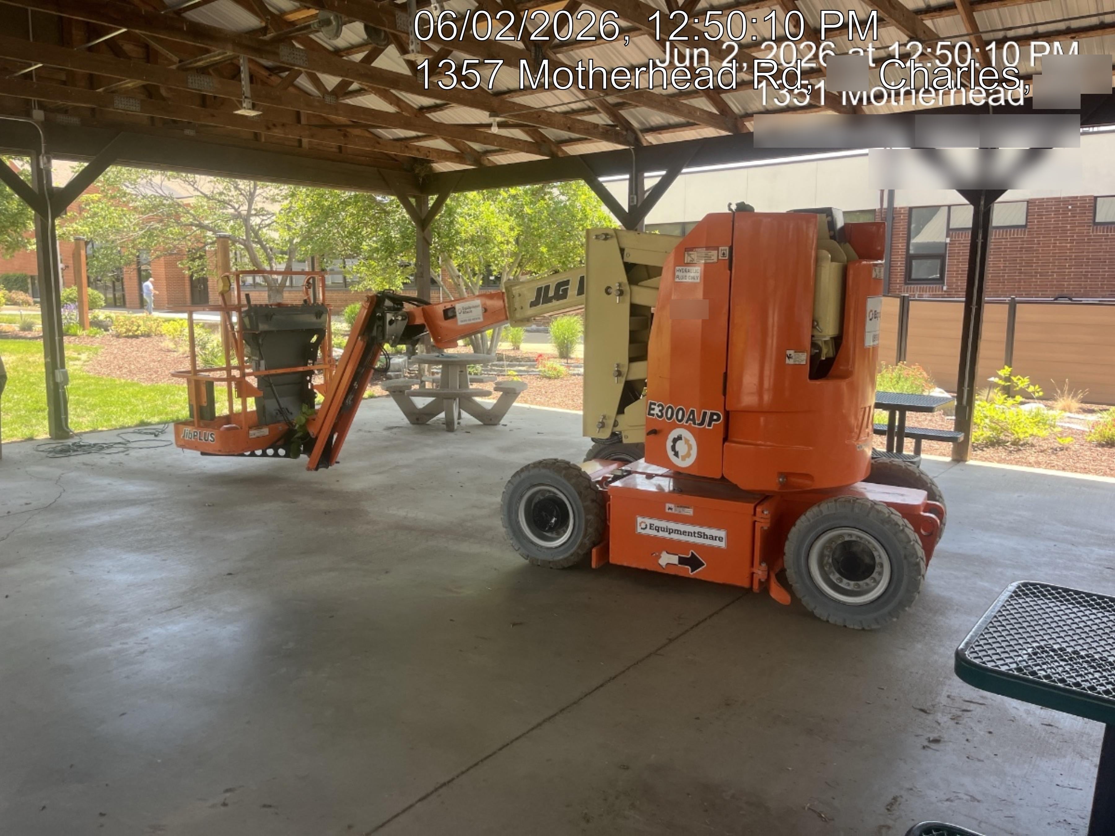 2019 JLG E300AJP