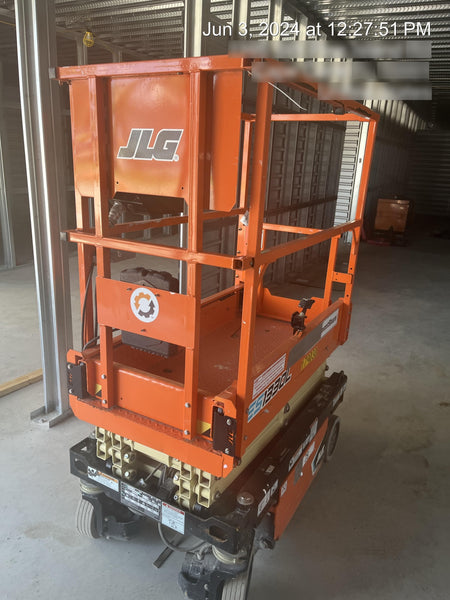2021 JLG ES1330L