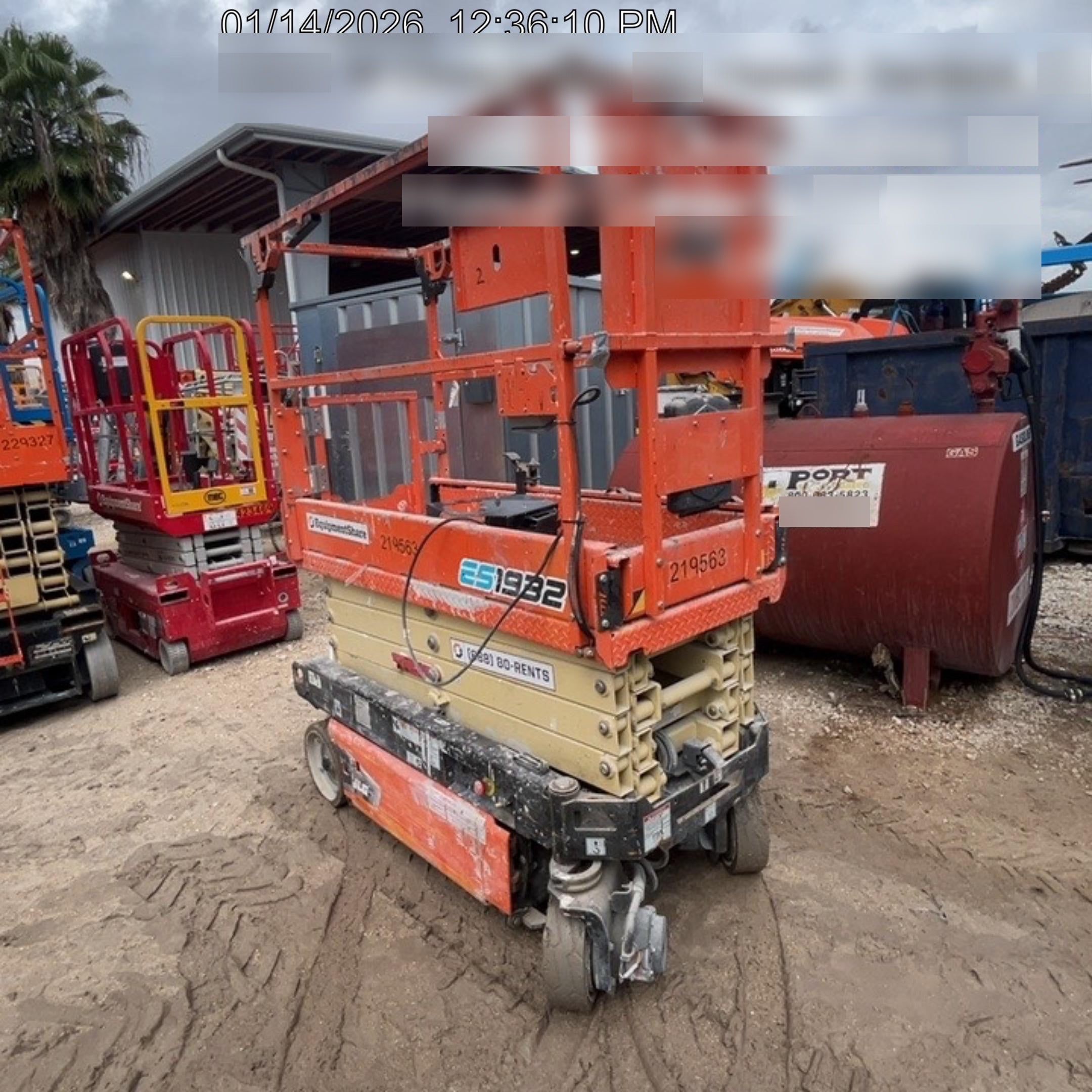 2022 JLG ES1932