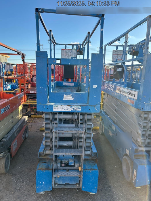 2017 Genie GS-3232 Genie GS3232 Lift w/Folding Rails and Swing Gate