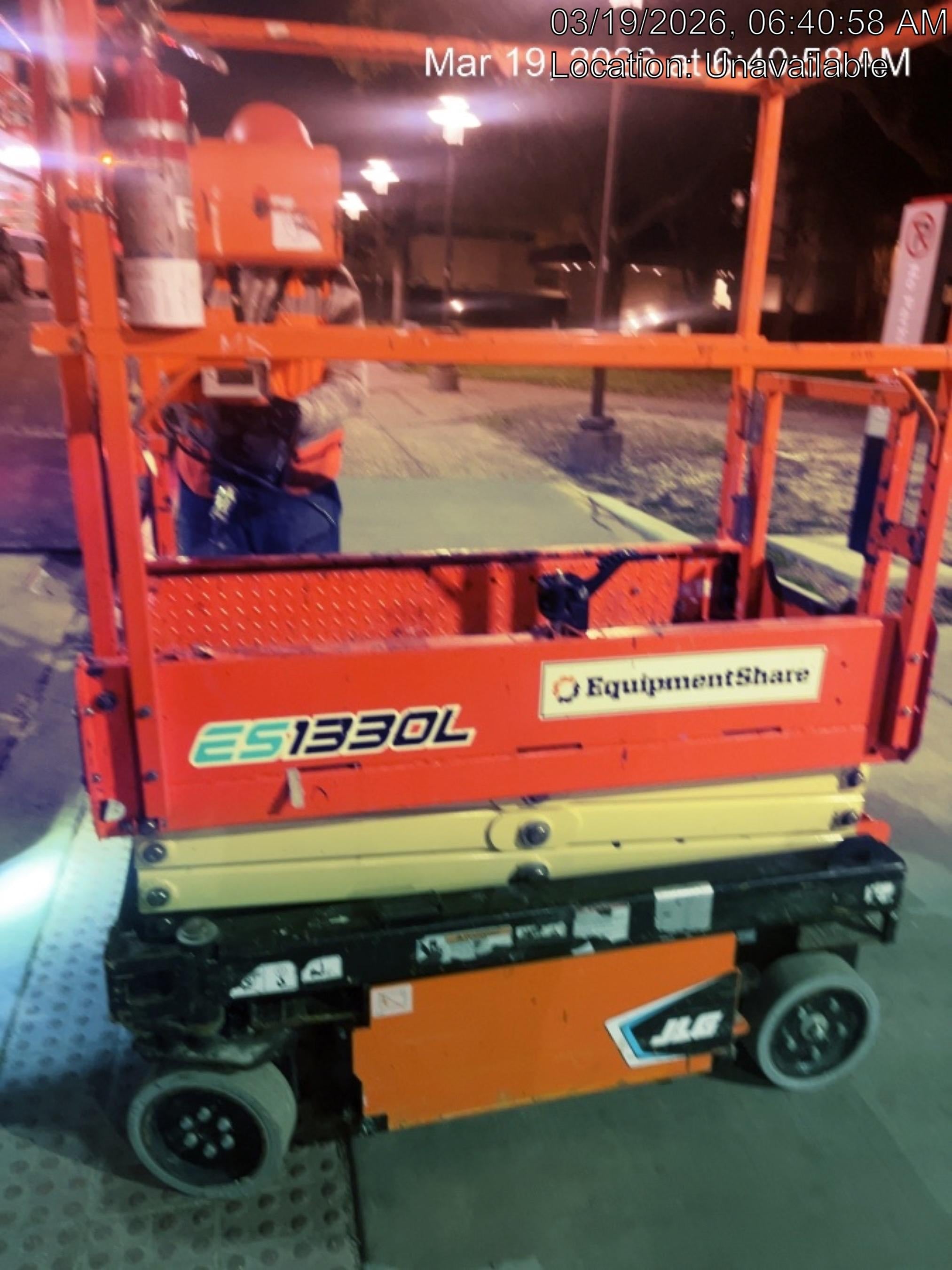 2021 JLG ES1330L