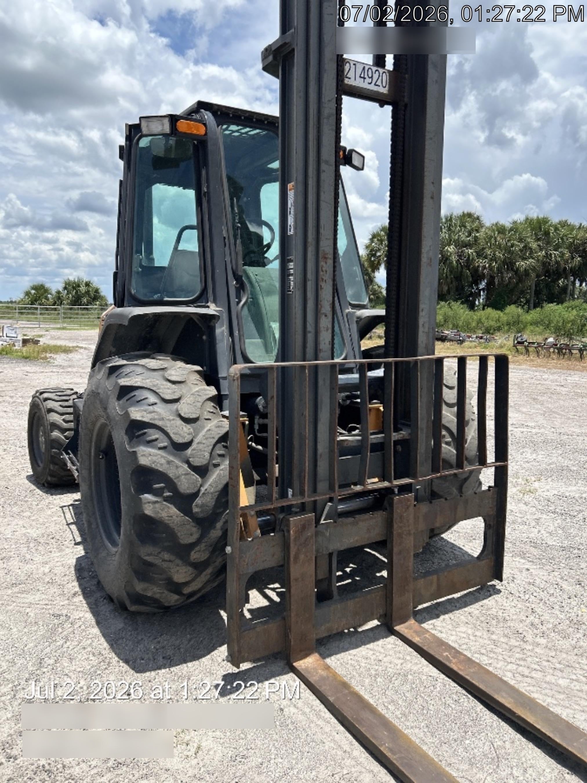 2022 CASE 586H