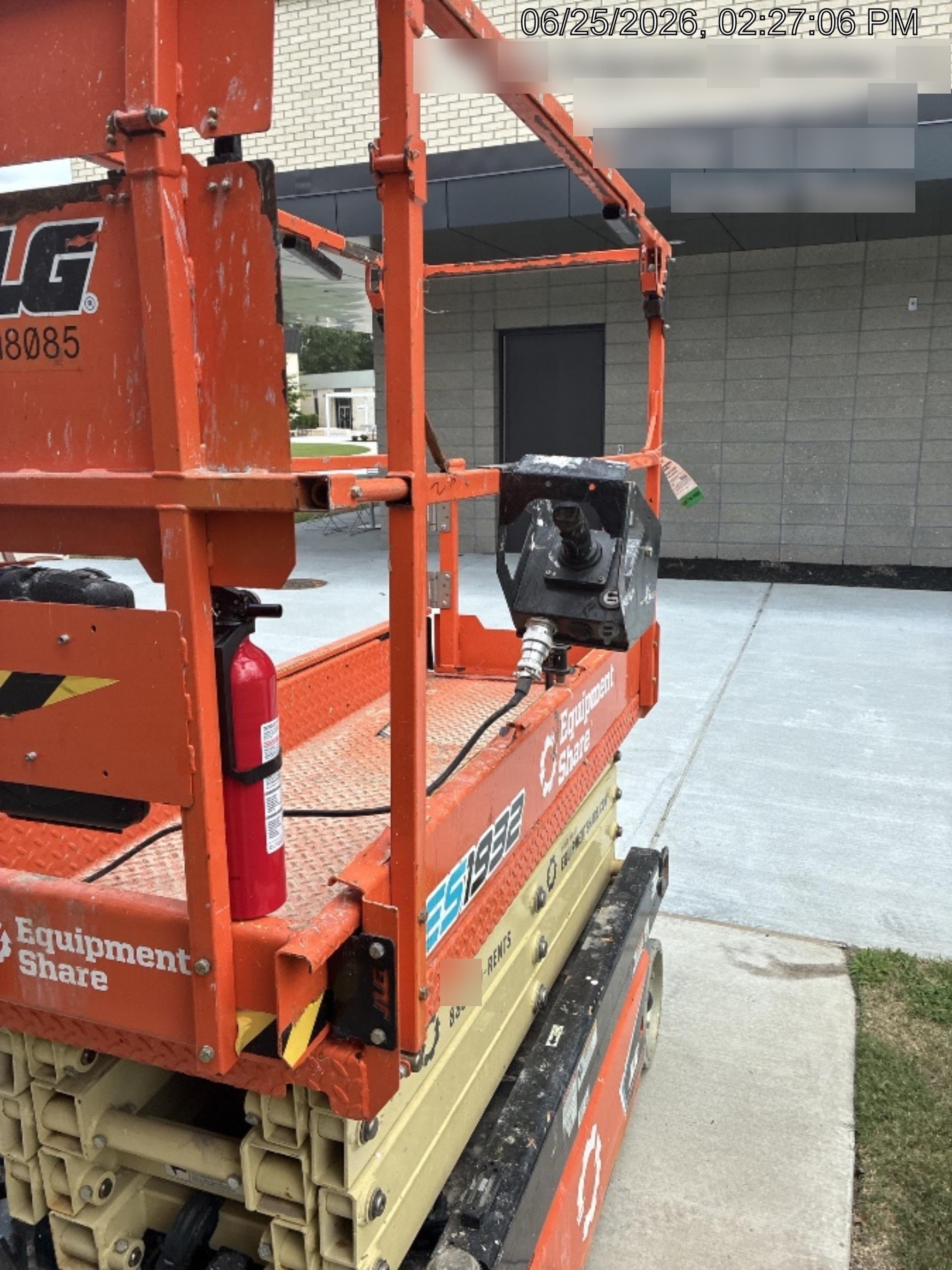 2023 JLG ES1932