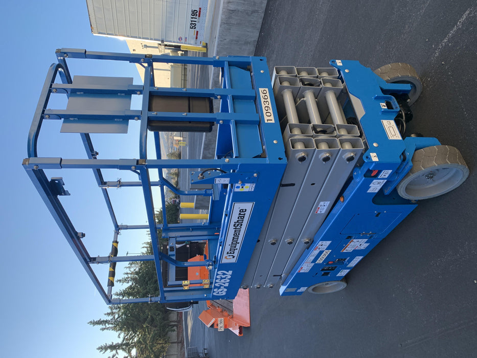 2020 Genie GS-2632 Solid NM Tires, Folding Rails with Half-Height Swing Gate, Beacon, 800W Invertor