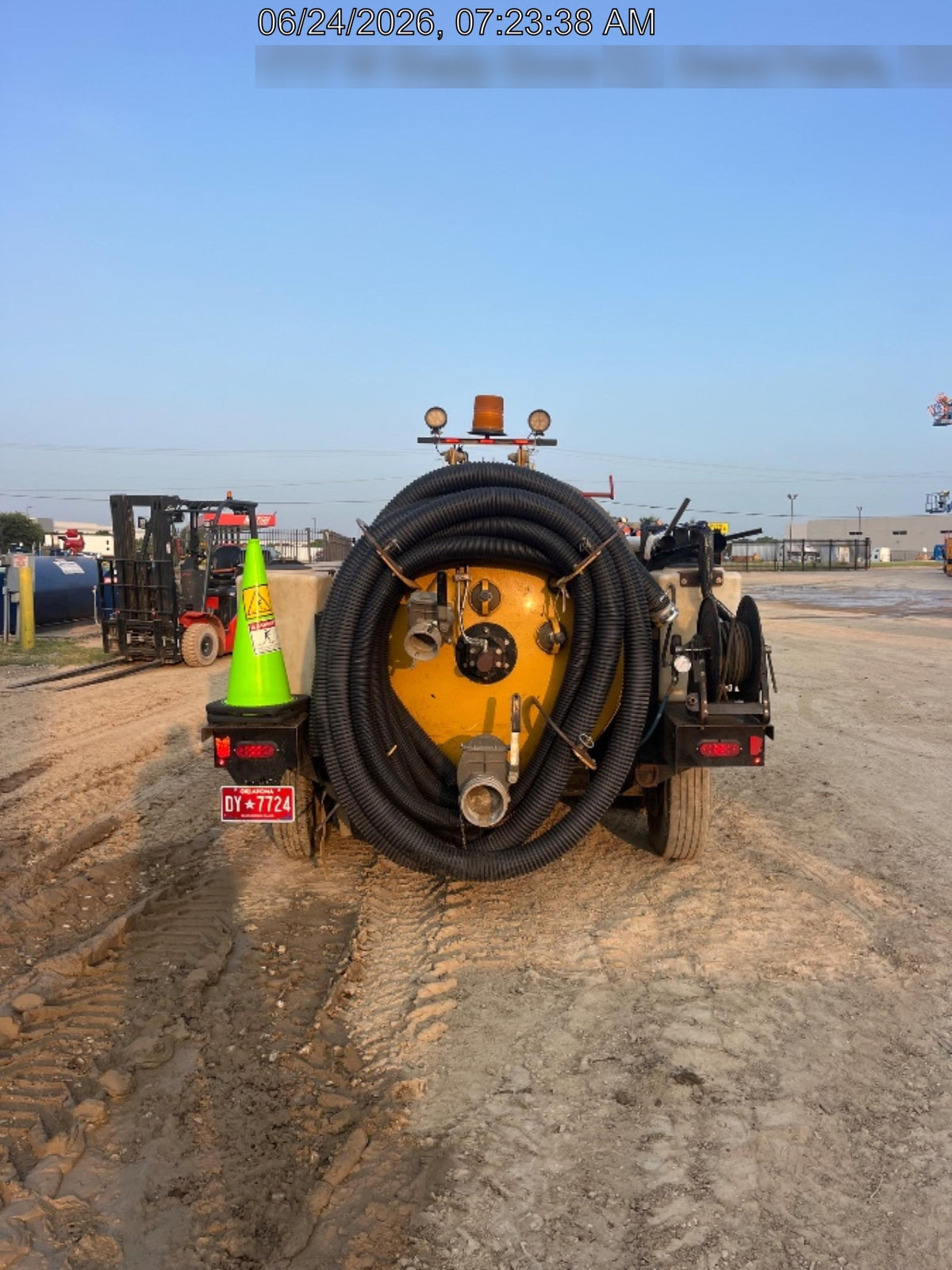 2023 VAC-TRON LP573XDT