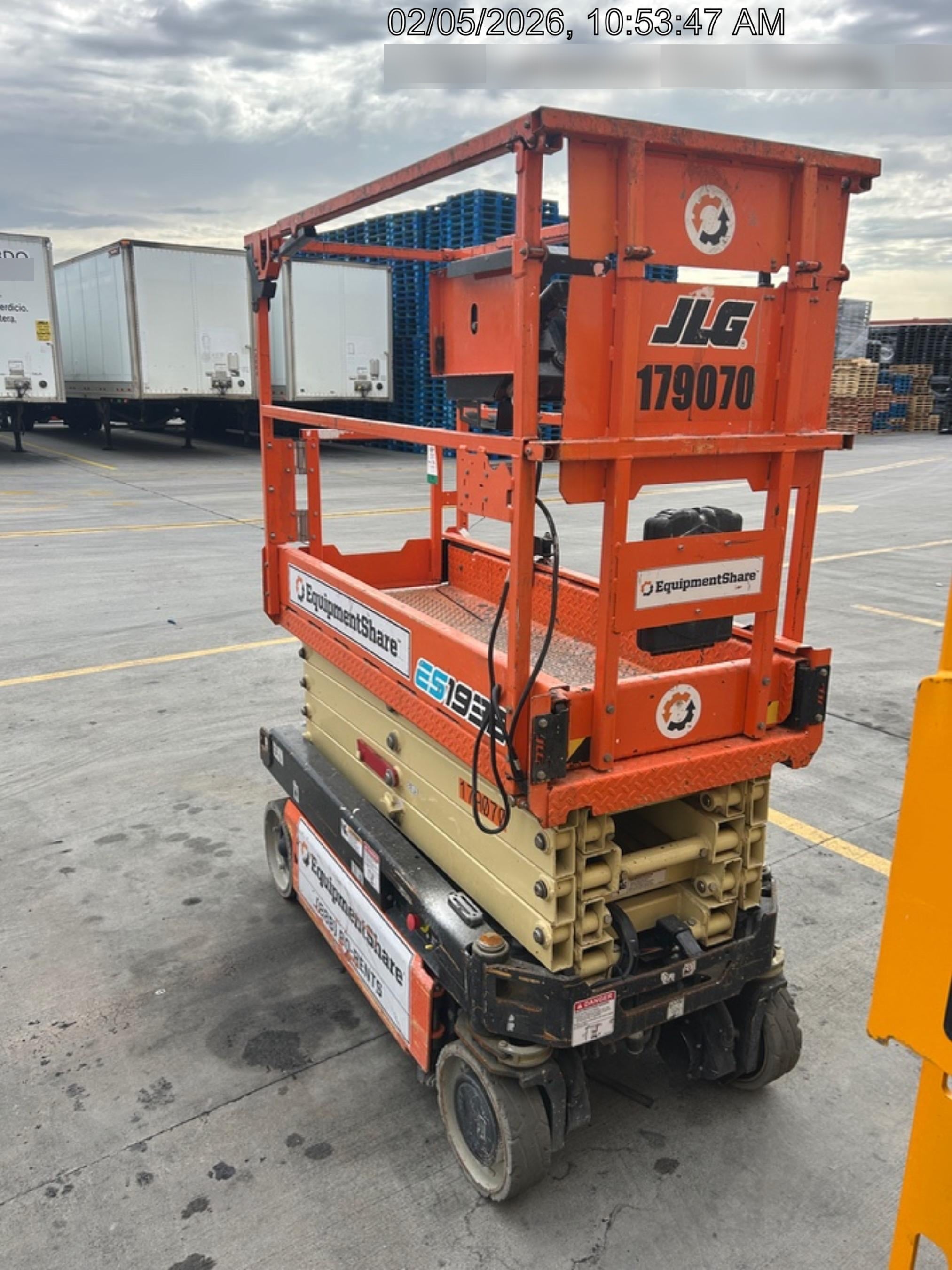 2021 JLG ES1932