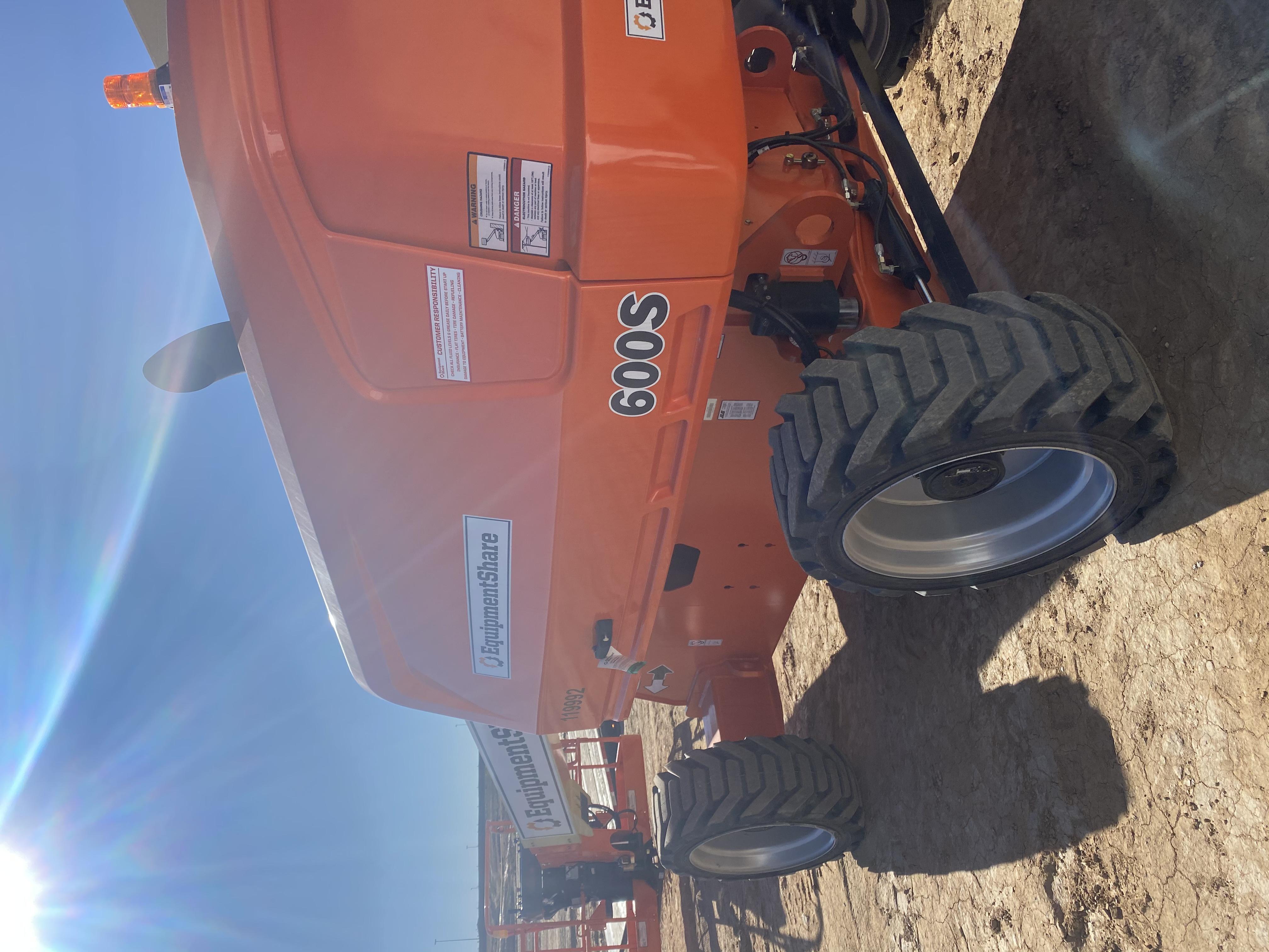 2021 JLG 600S