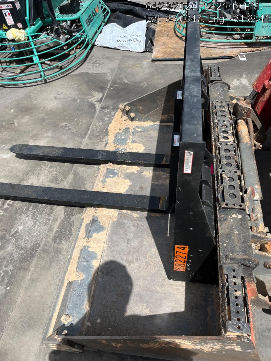 2026 ARROW MATERIAL HANDLING 48" Pallet Forks - Arrow