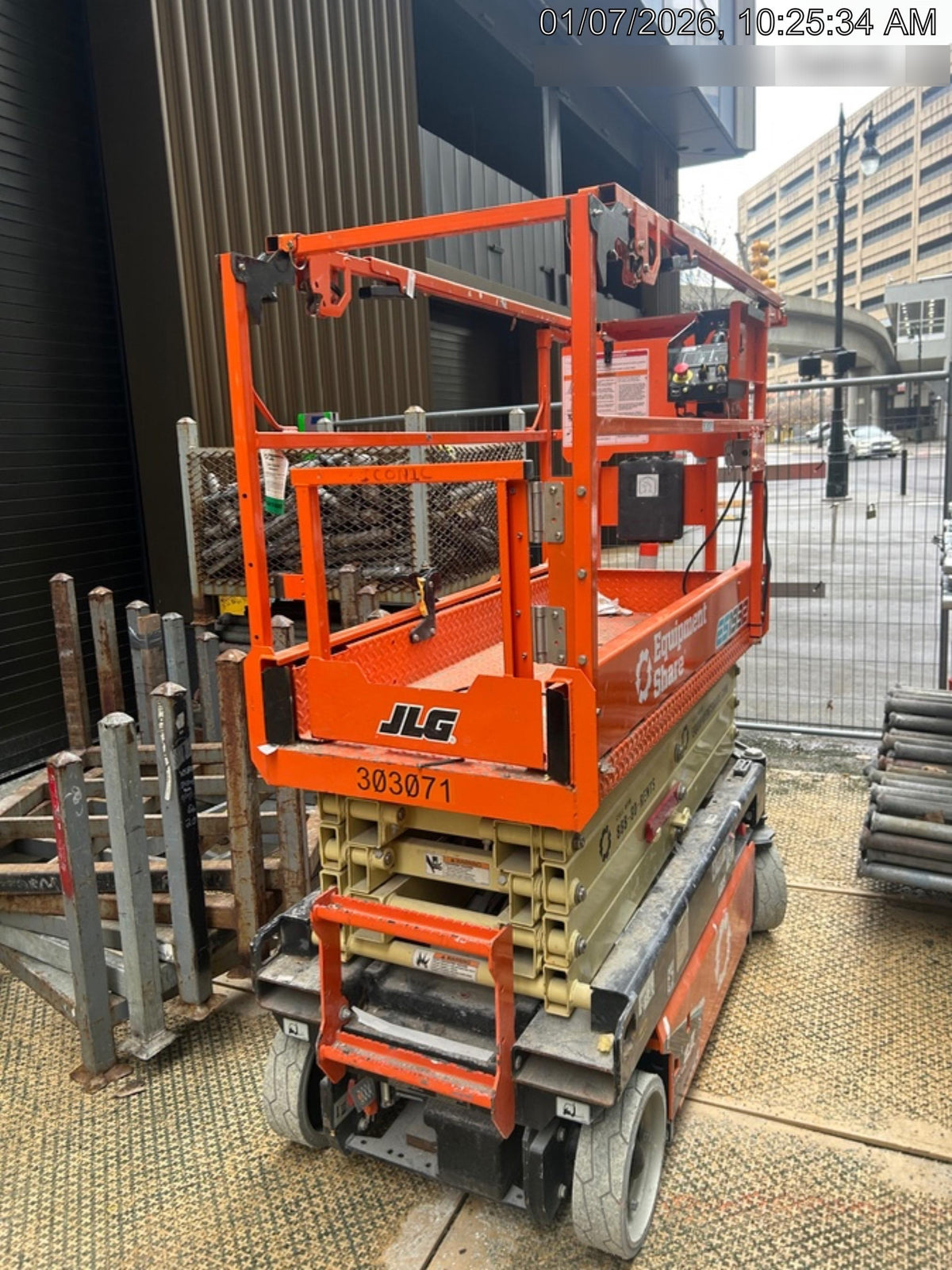 2023 JLG ES1932