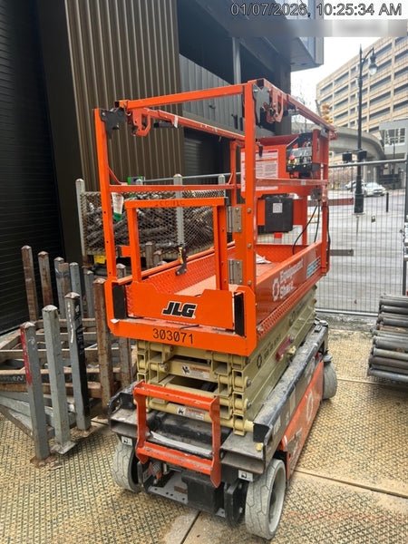 2023 JLG ES1932
