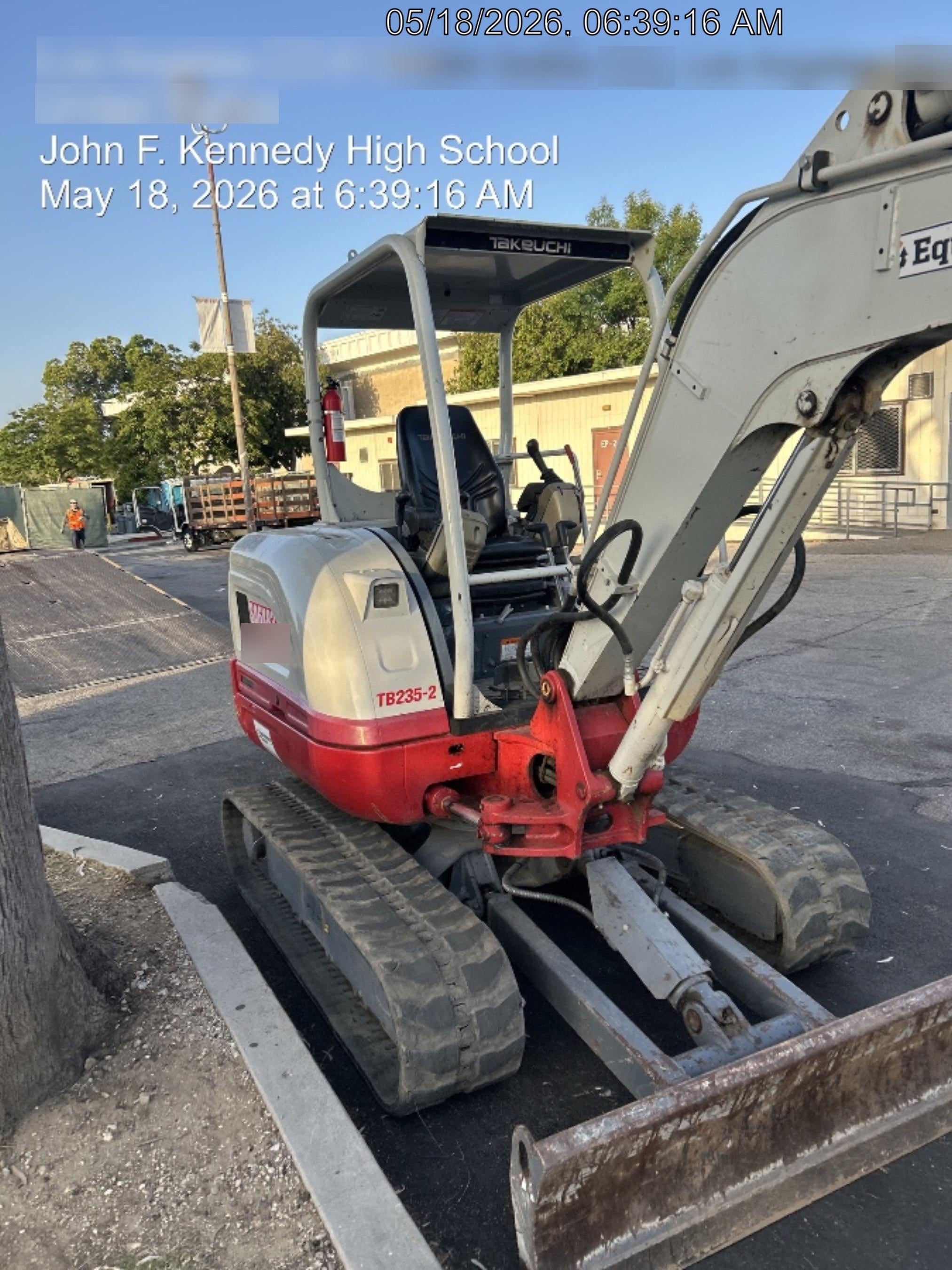 2022 TAKEUCHI TB235-2R