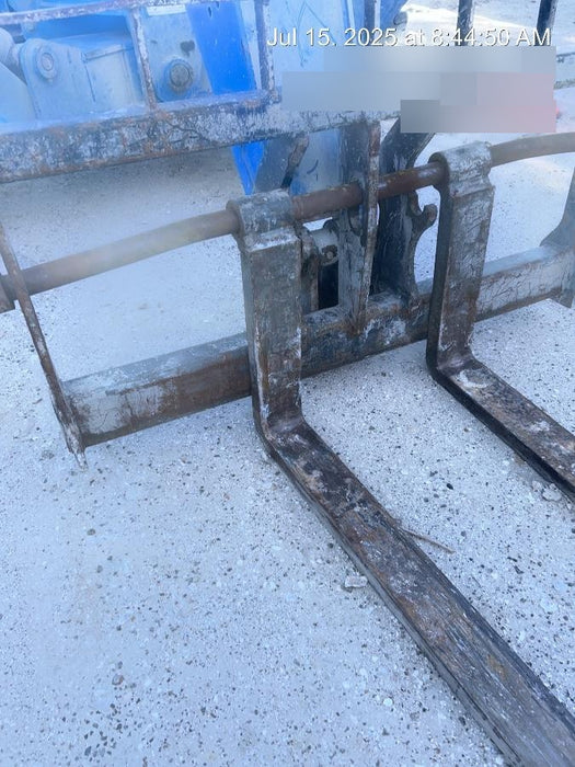 2017 Genie GTH-1056 Genie GTH1056, Solid Tires, 60" carriage, Open ROPS