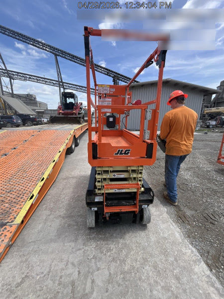 2022 JLG ES1932