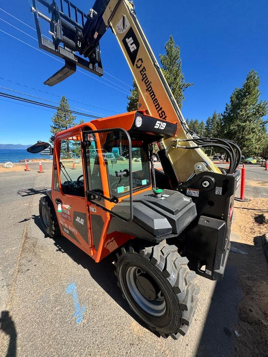 2025 JLG 519