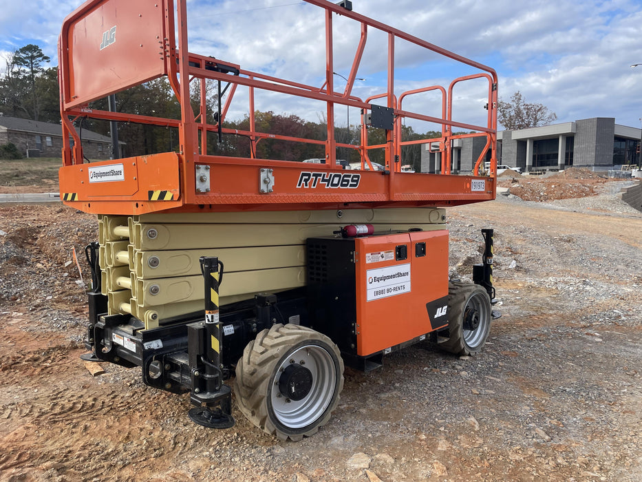 2021 JLG RT4069