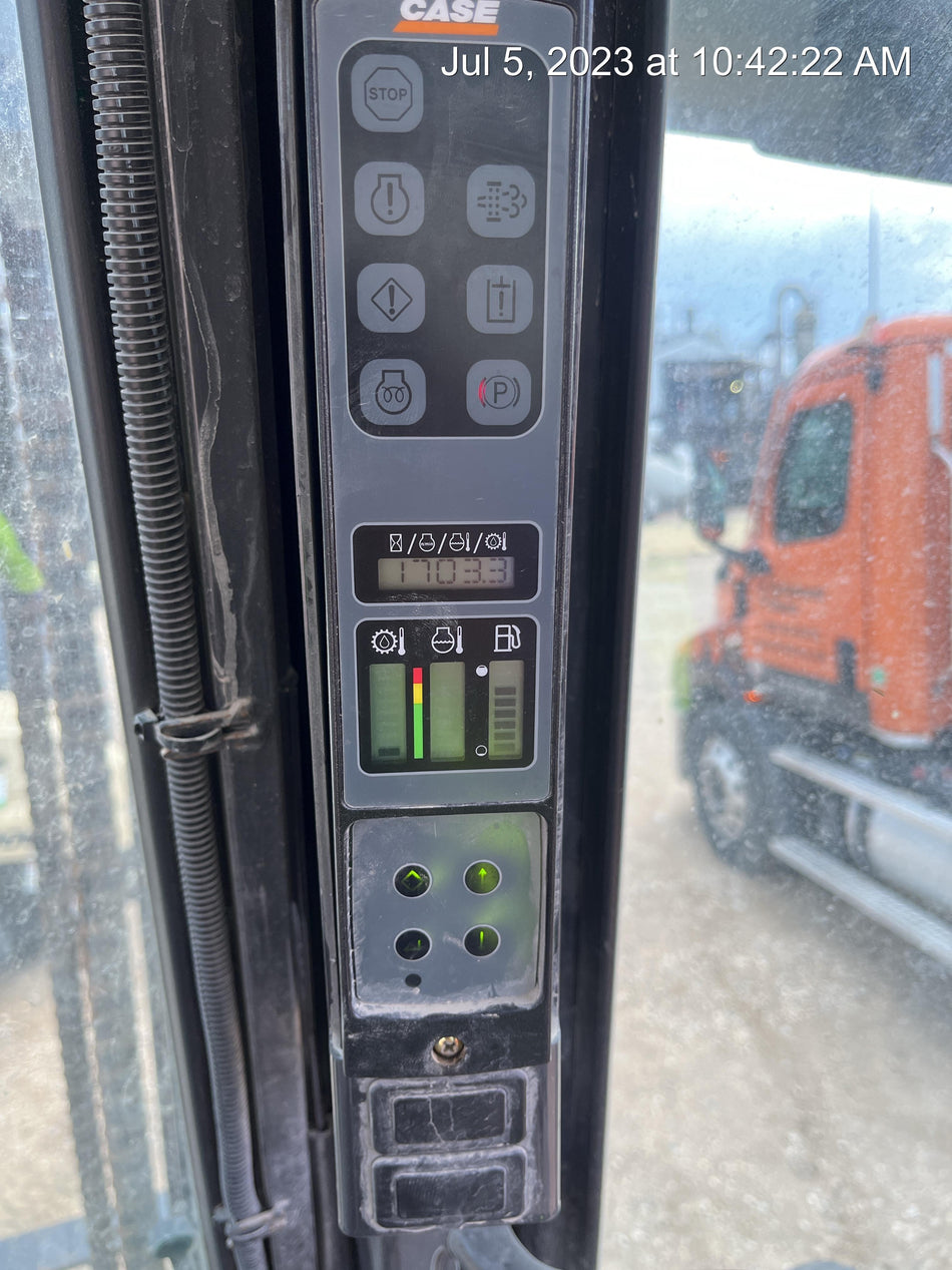 2021 CASE 588H