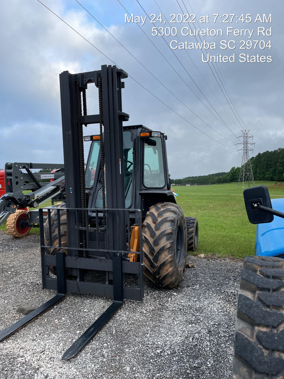 2021 CASE 588H
