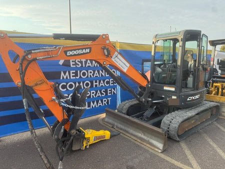 2019 DOOSAN DX50-5