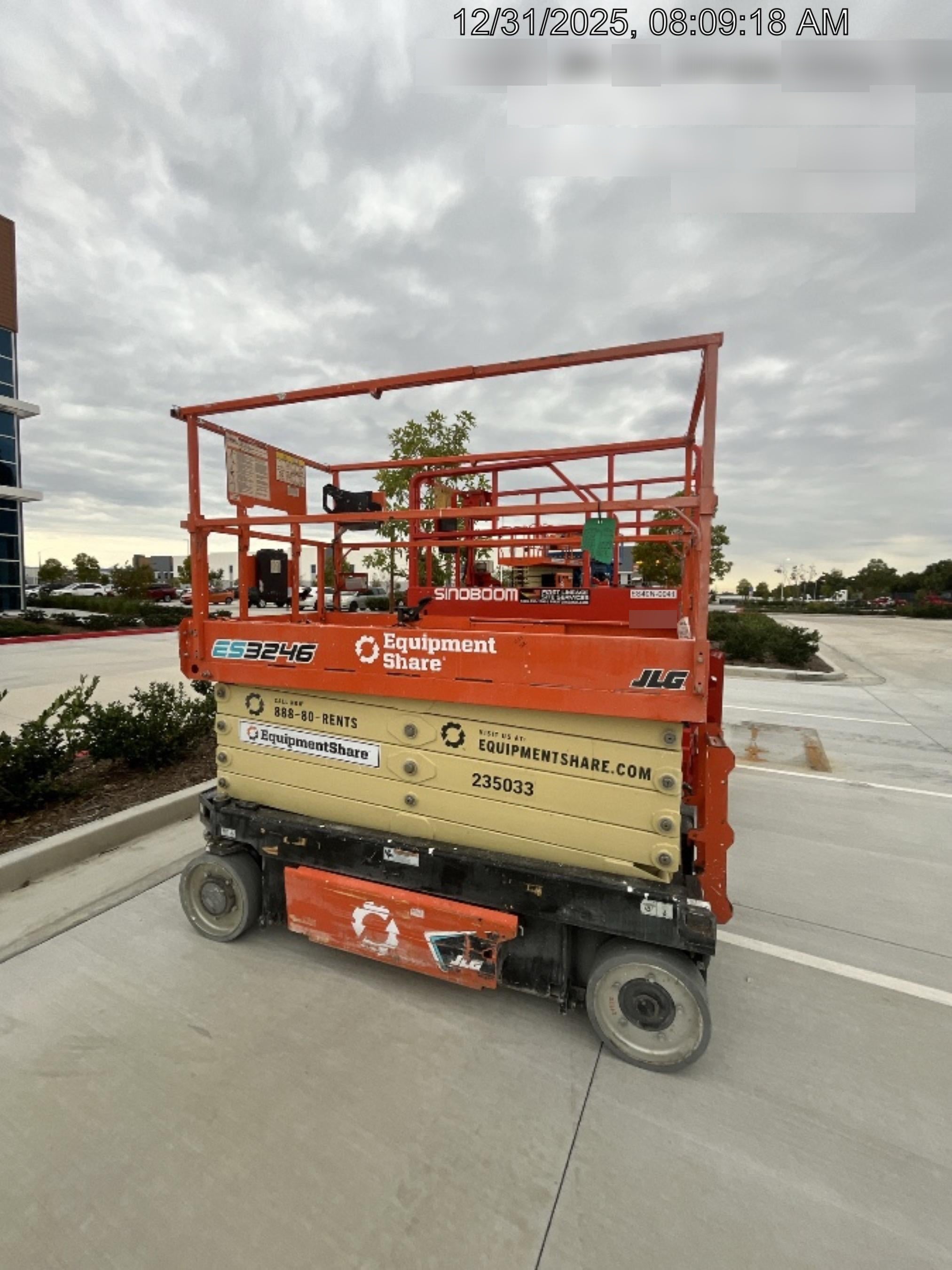 2022 JLG ES3246